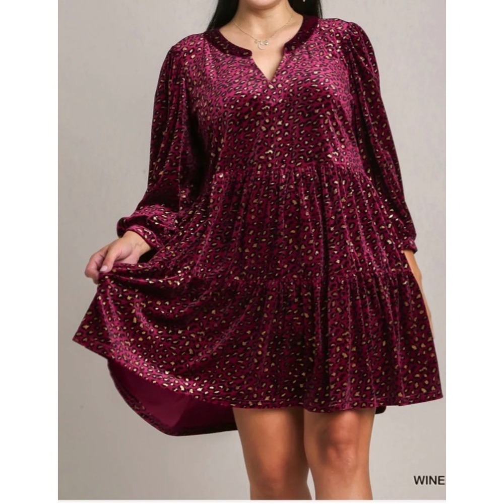 Umgee Medium velvet animal print  maroon burgundy babydoll tiered dress metallic